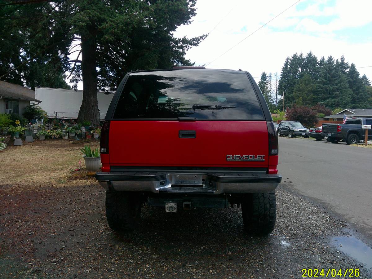 Chevrolet-tahoe-1995-red-5