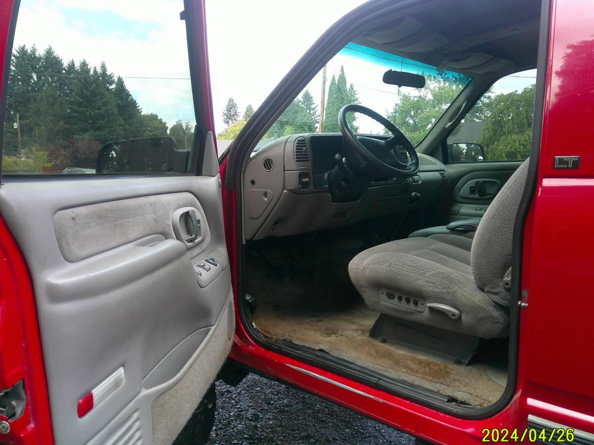 Chevrolet-tahoe-1995-red-7