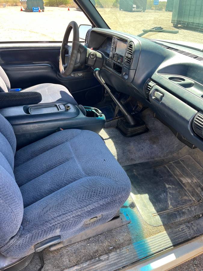 Chevrolet-tahoe-1995-white-4