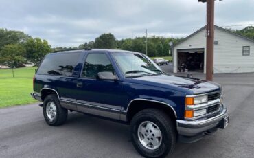 Chevrolet-tahoe-2-door-1995-red-15
