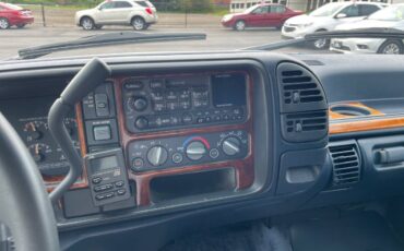 Chevrolet-tahoe-2-door-1995-red-3