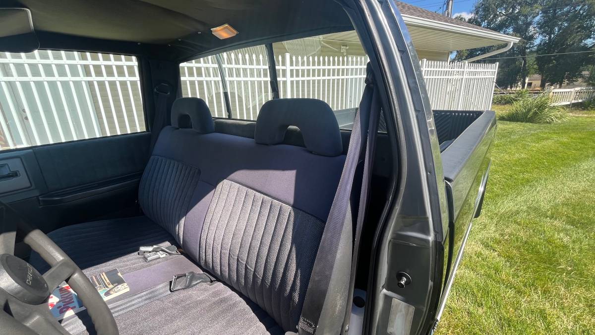 Chevrolet-tahoe-s10-1992-14