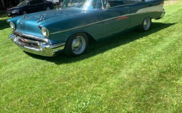 Chevrolet-two-door-1957-blue-1