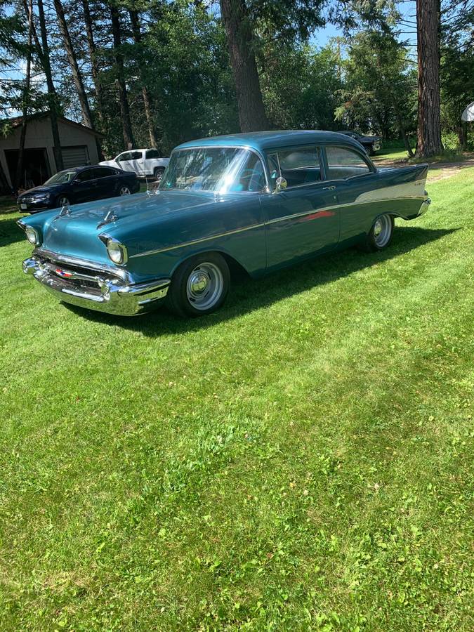 Chevrolet-two-door-1957-blue-1