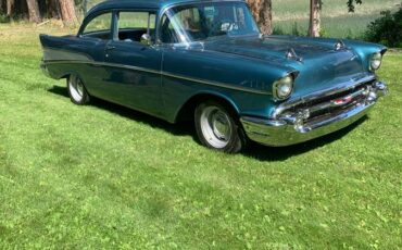 Chevrolet-two-door-1957-blue-3