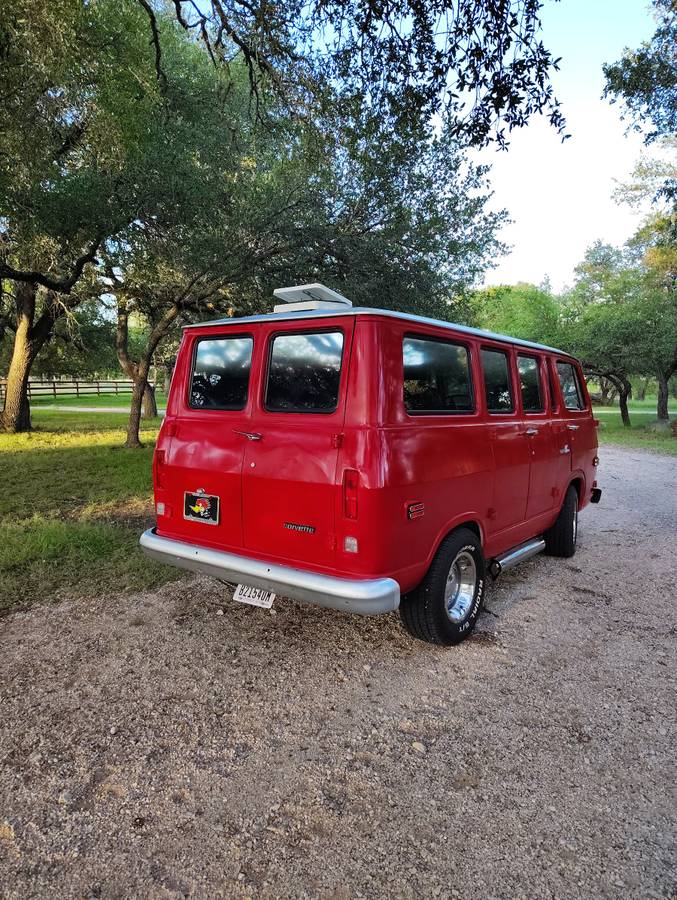 Chevrolet-van-1969-red-1