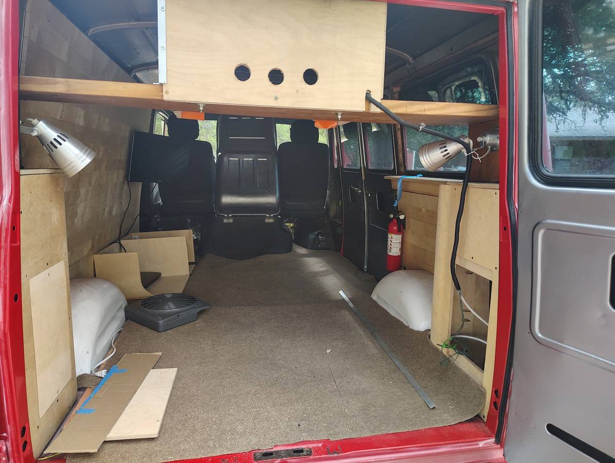 Chevrolet-van-1969-red-5