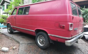 Chevrolet-van-g30-1978-red-1
