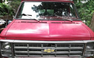 Chevrolet-van-g30-1978-red-11