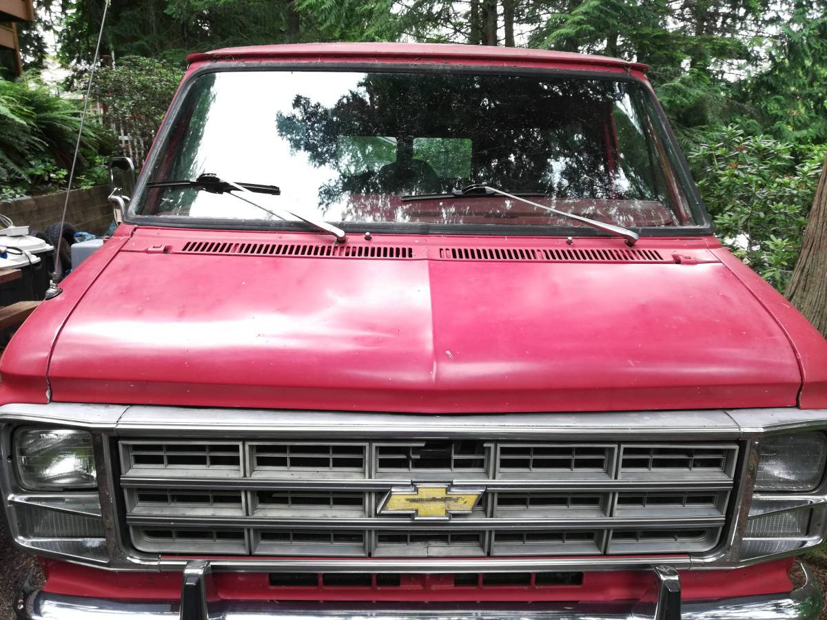 Chevrolet-van-g30-1978-red-11