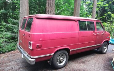 Chevrolet-van-g30-1978-red-13