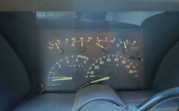 Chevy-1500-2-wd-1991-red-10