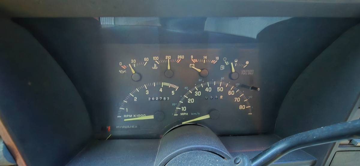 Chevy-1500-2-wd-1991-red-10