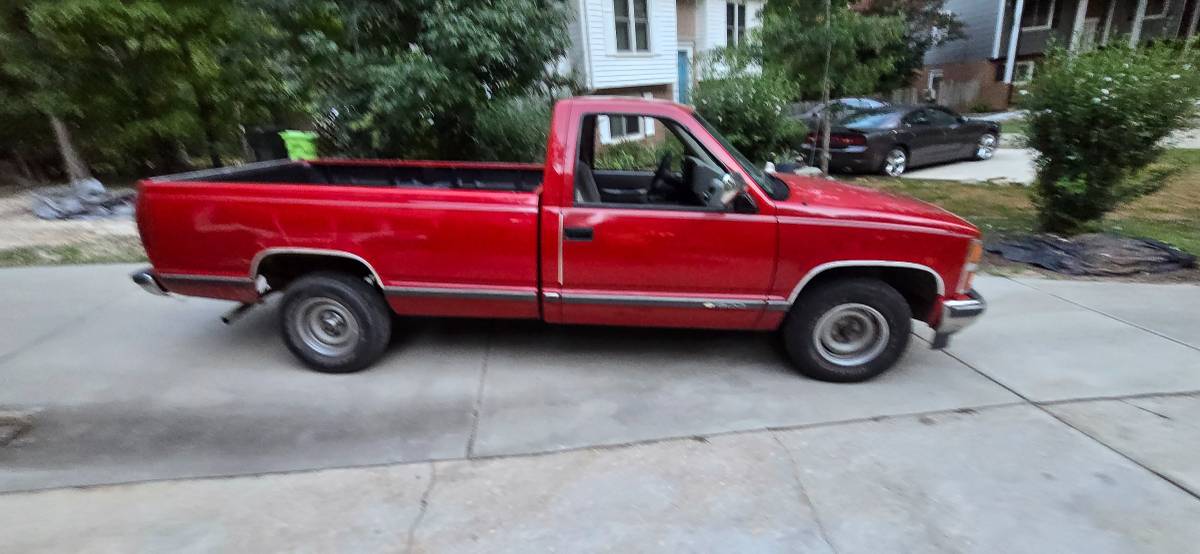 Chevy-1500-2-wd-1991-red-8