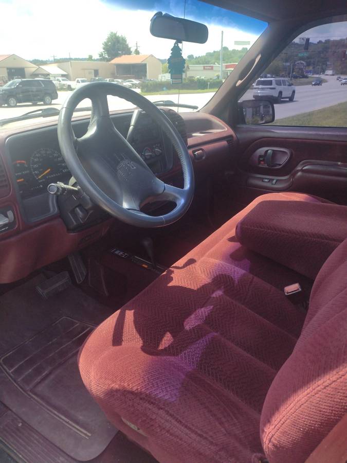 Chevy-1500-diesel-1995-black-1