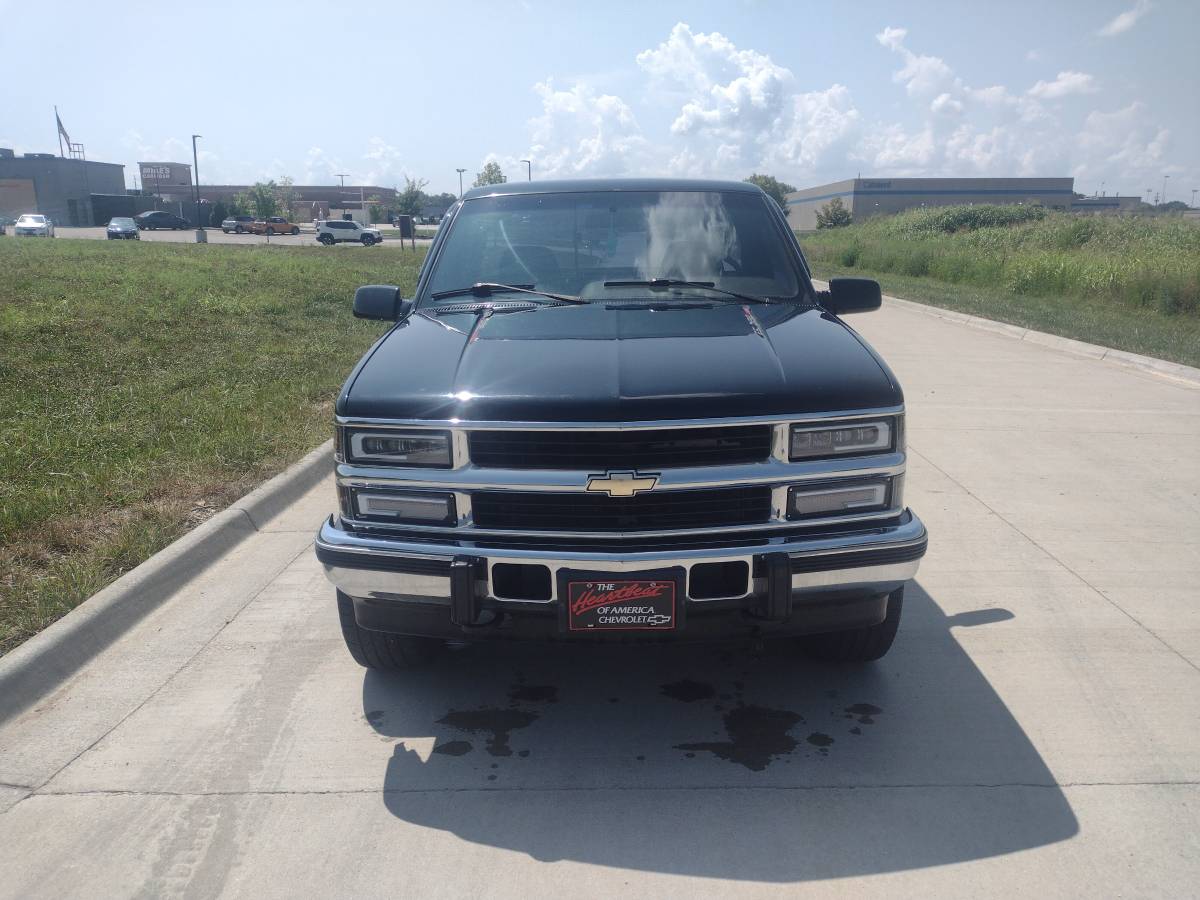 Chevy-1500-diesel-1995-black-8