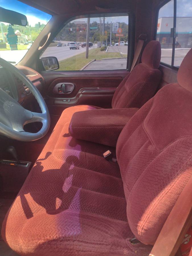 Chevy-1500-diesel-1995-black