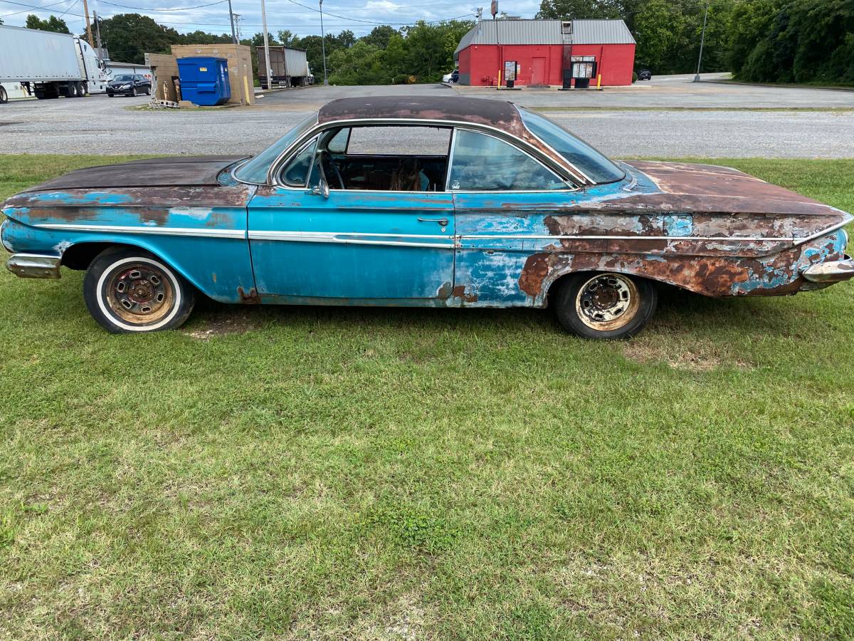 Chevy-1961-blue-3