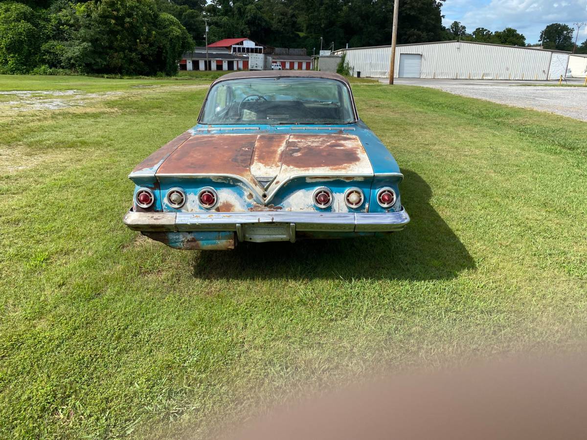 Chevy-1961-blue