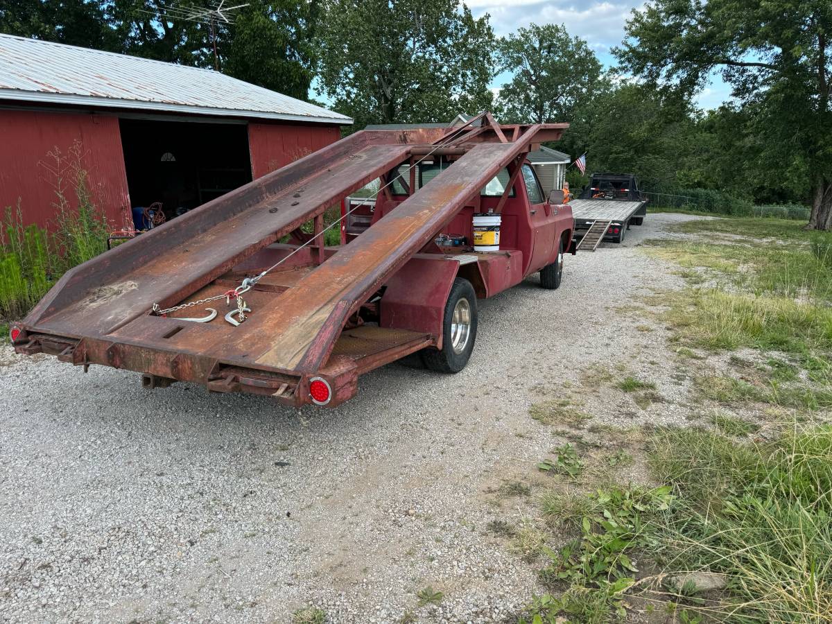 Chevy-1979-red-11