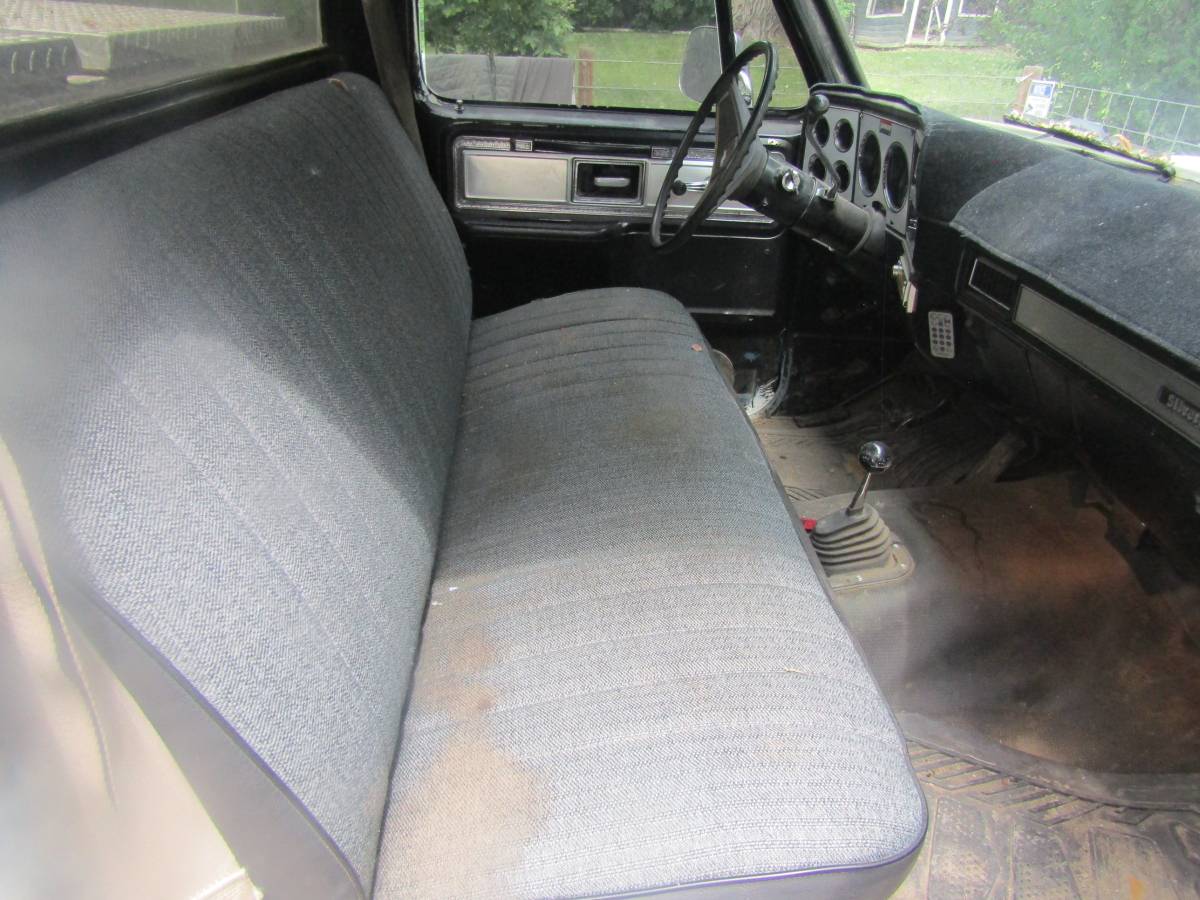 Chevy-1979-white-5