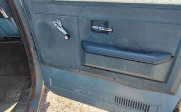 Chevy-1981-blue-8