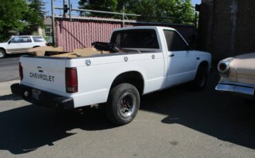 Chevy-1984-white-1