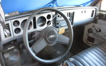 Chevy-1984-white-5