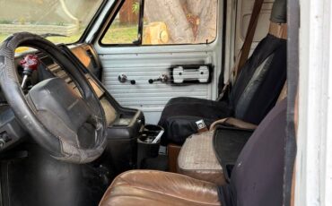 Chevy-1990-white-4