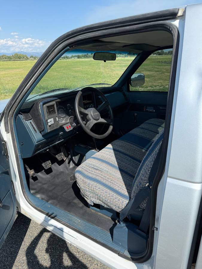 Chevy-1991-silver