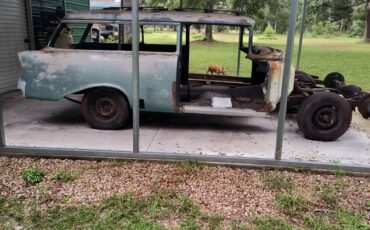 Chevy-2-dr-wagon-1956-custom-5