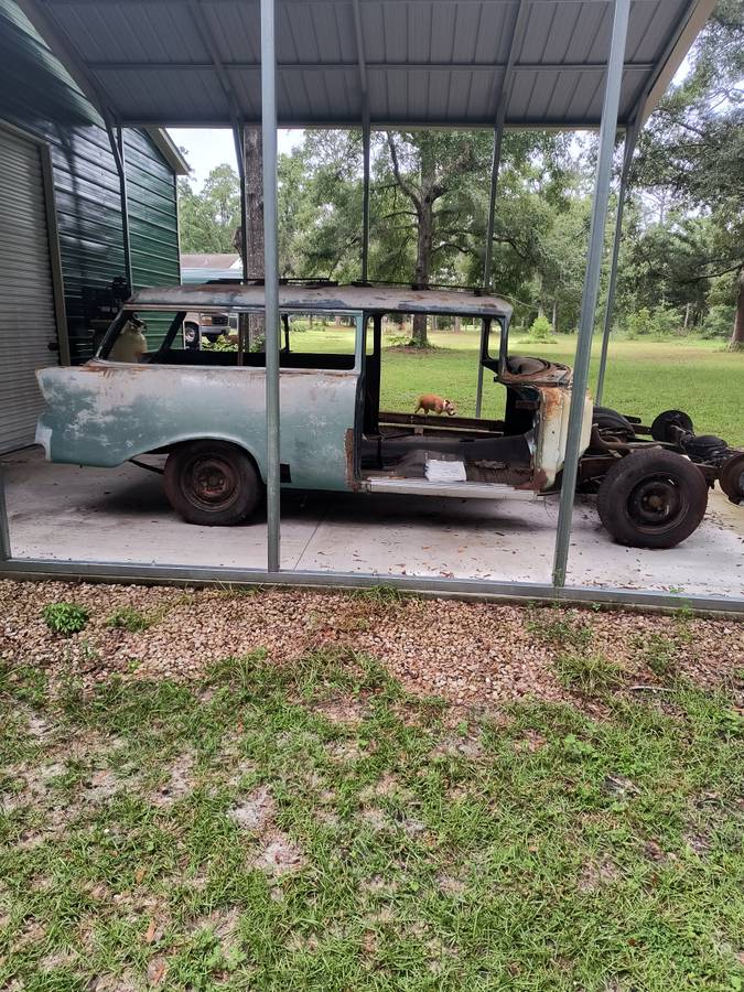Chevy-2-dr-wagon-1956-custom-5