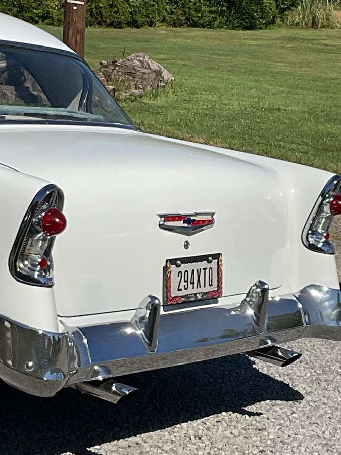 Chevy-210-sedan-1956-blue-5