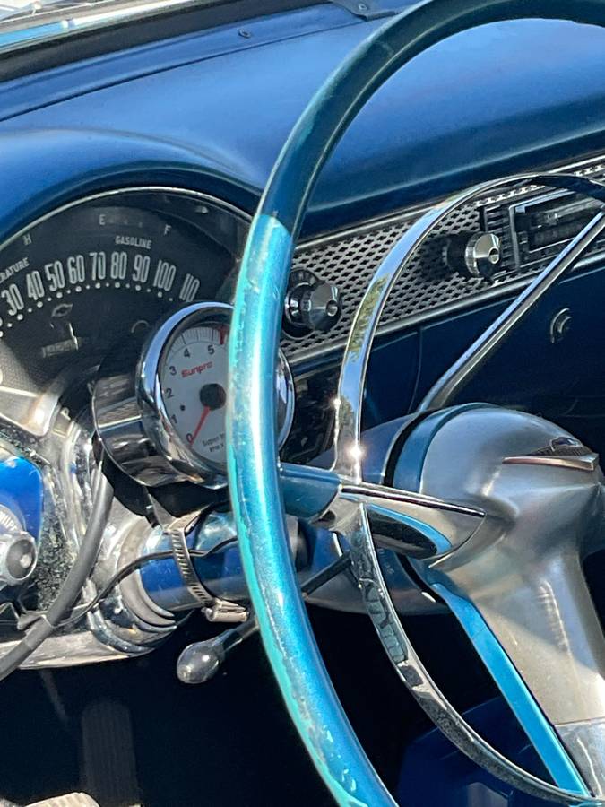 Chevy-210-sedan-1956-blue-9