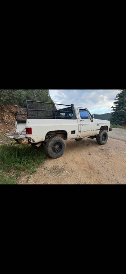 Chevy-2500-1983-white-12
