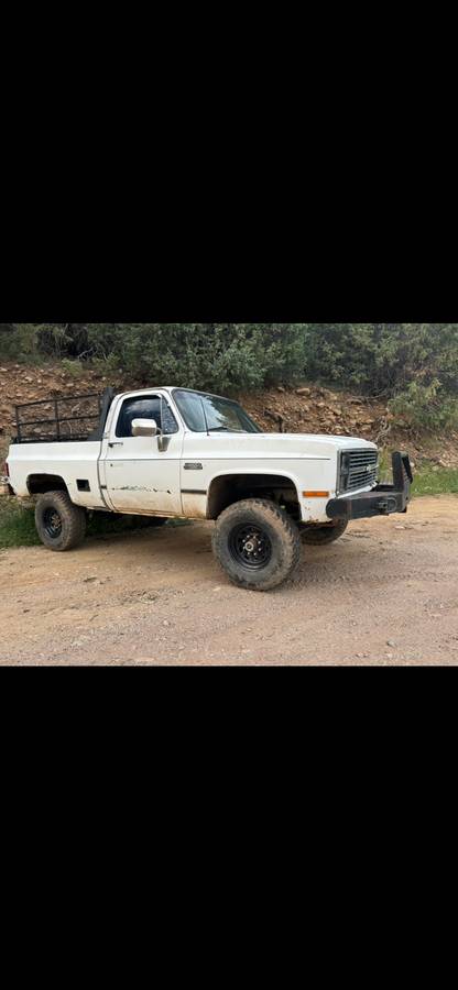 Chevy-2500-1983-white-5