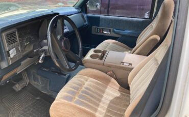 Chevy-2500-1993-white-1