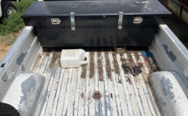 Chevy-2500-1993-white-3