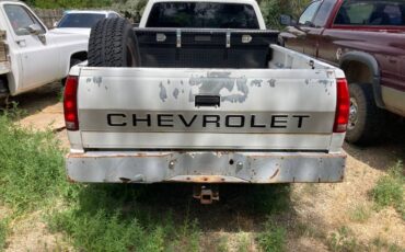 Chevy-2500-1993-white