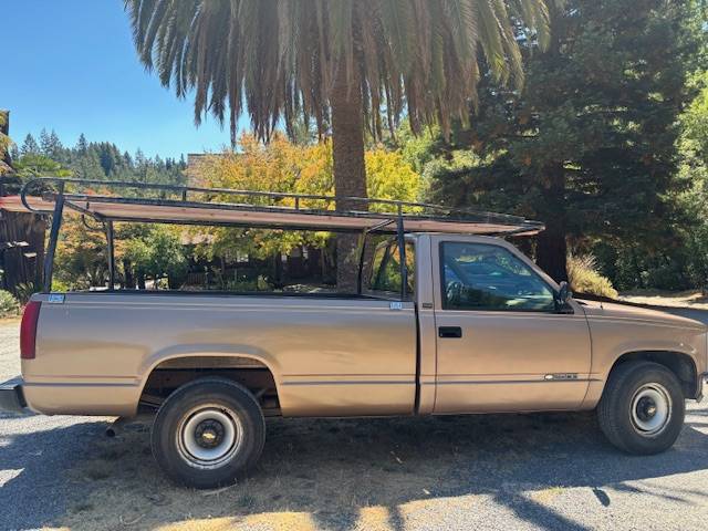 Chevy-2500-1994-brown-4