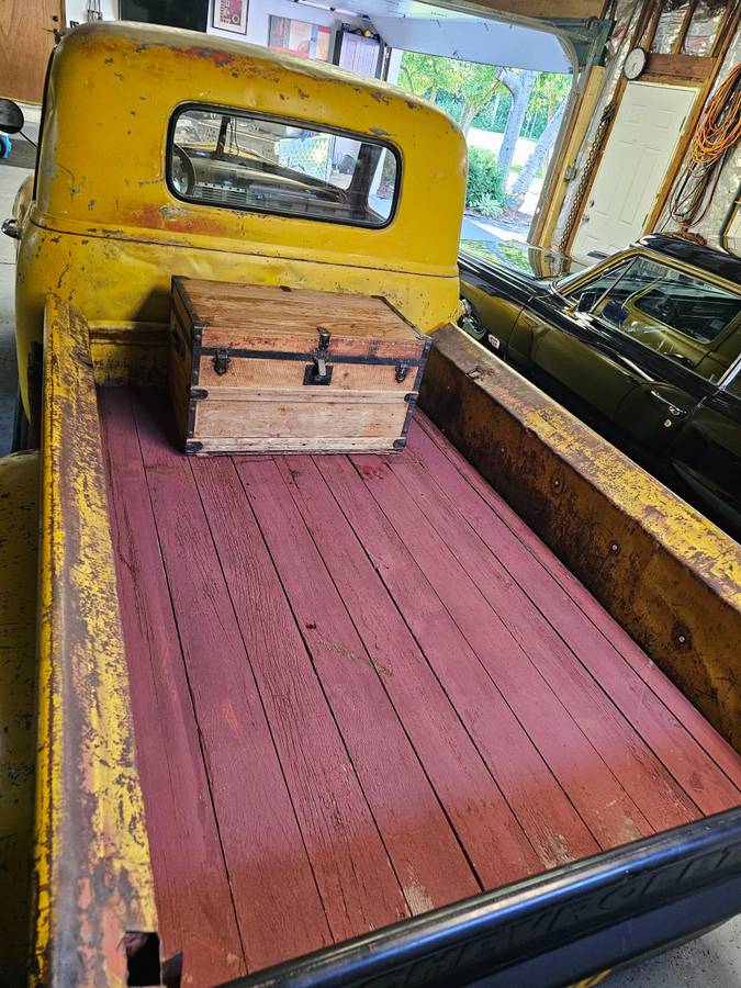 Chevy-2500-pick-up-1950-yellow-1