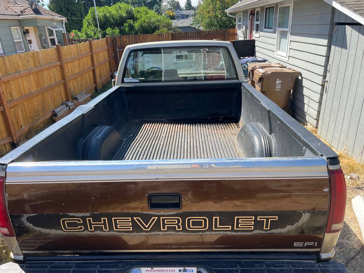 Chevy-2500hd-4x4-1988-brown-2