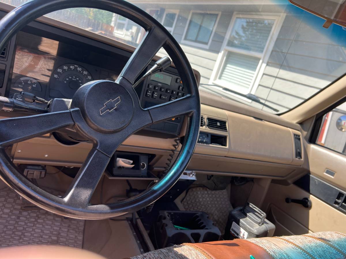 Chevy-2500hd-4x4-1988-brown-4