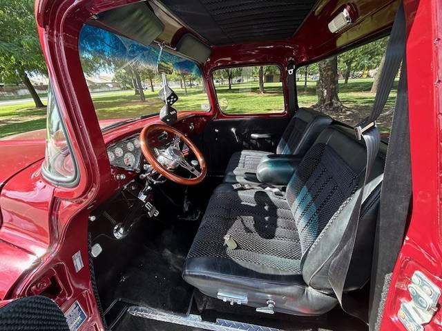 Chevy-3100-pickup-1957-red-5