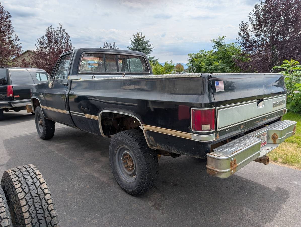 Chevy-34-ton-4x4-1985-black-4