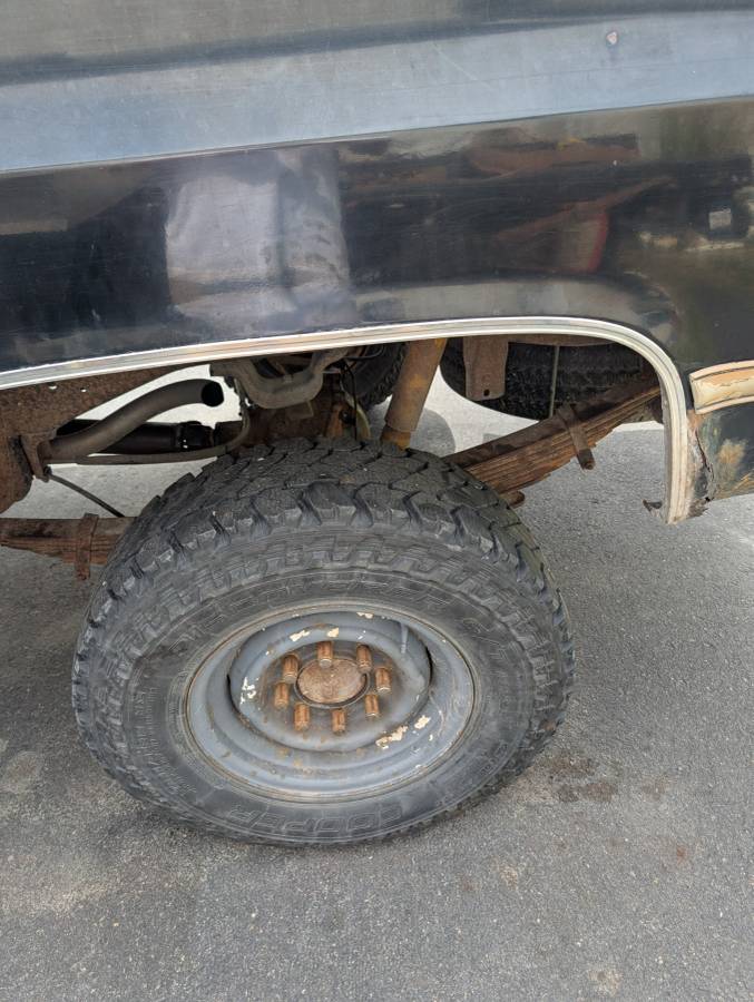 Chevy-34-ton-4x4-1985-black-5
