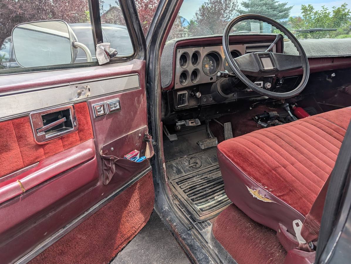 Chevy-34-ton-4x4-1985-black-7