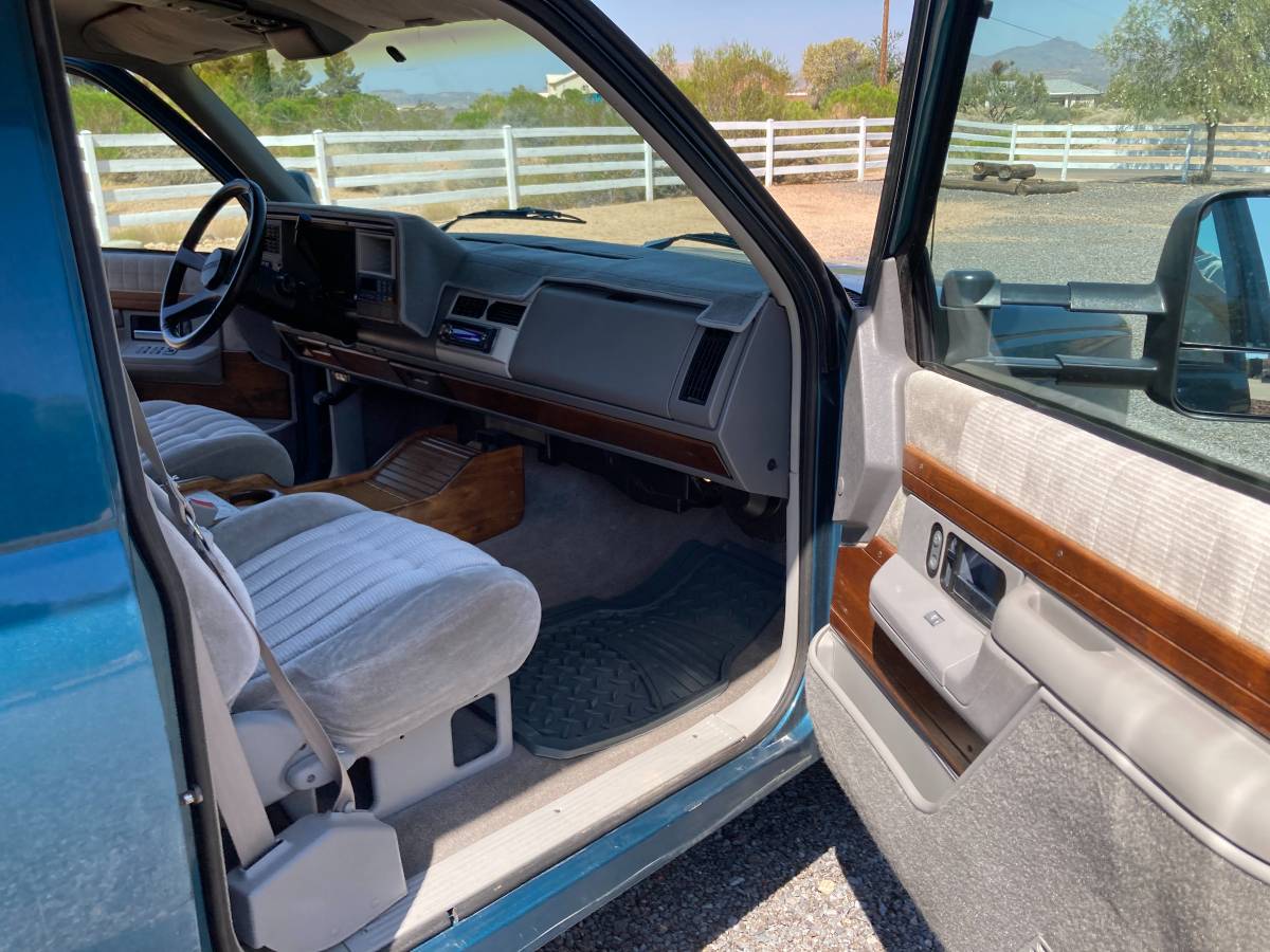 Chevy-3500-1993-green-4