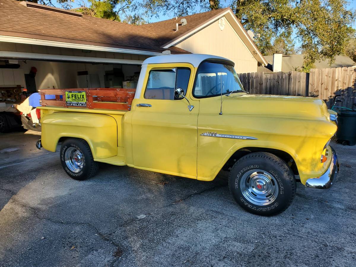 Chevy-3500-stepside-1956-yellow-1