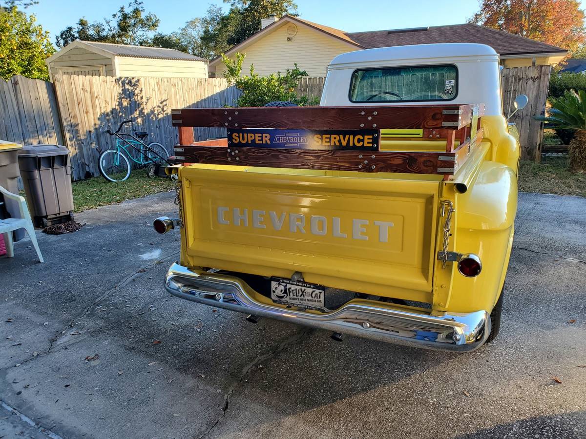 Chevy-3500-stepside-1956-yellow-3